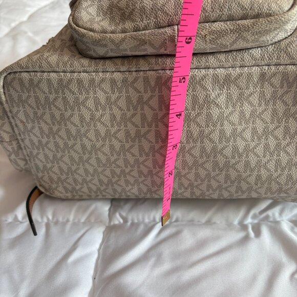 Michael Kors 35T9GAYB7B-149 Abbey Cargo Backpack Vanilla - Picture 5 of 13